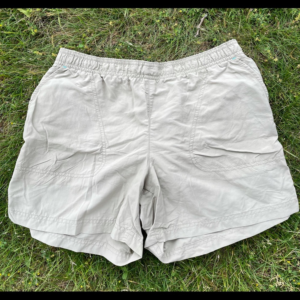 Unisex Columbia Cargo Shorts- M